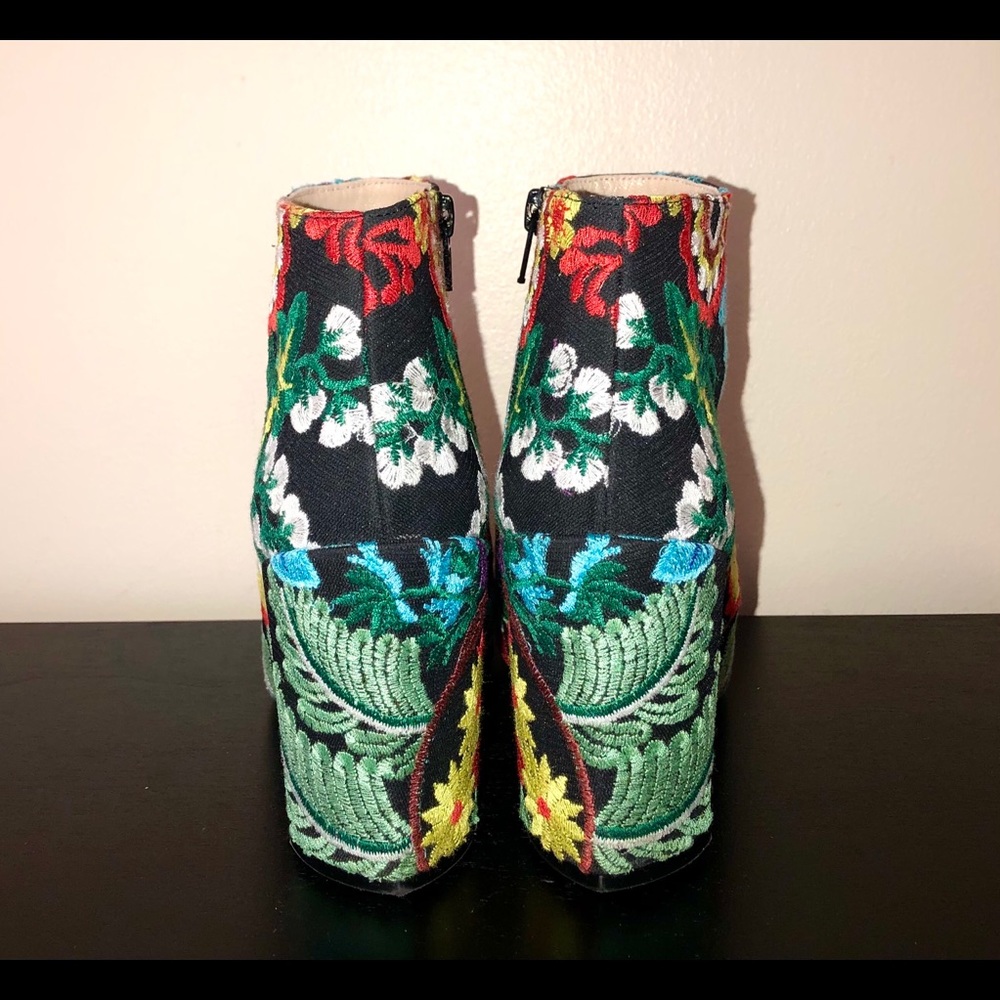 Stuart Weitzman”PureMuilti”Embroid.Ankle Boot-38.5 - Picture 6 of 9
